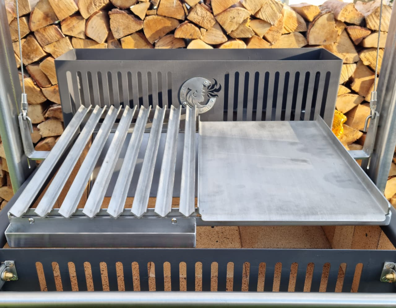 Solid steel plancha plate for the Ember Legacy – ideal for smash burgers, eggs, and flat-top cooking